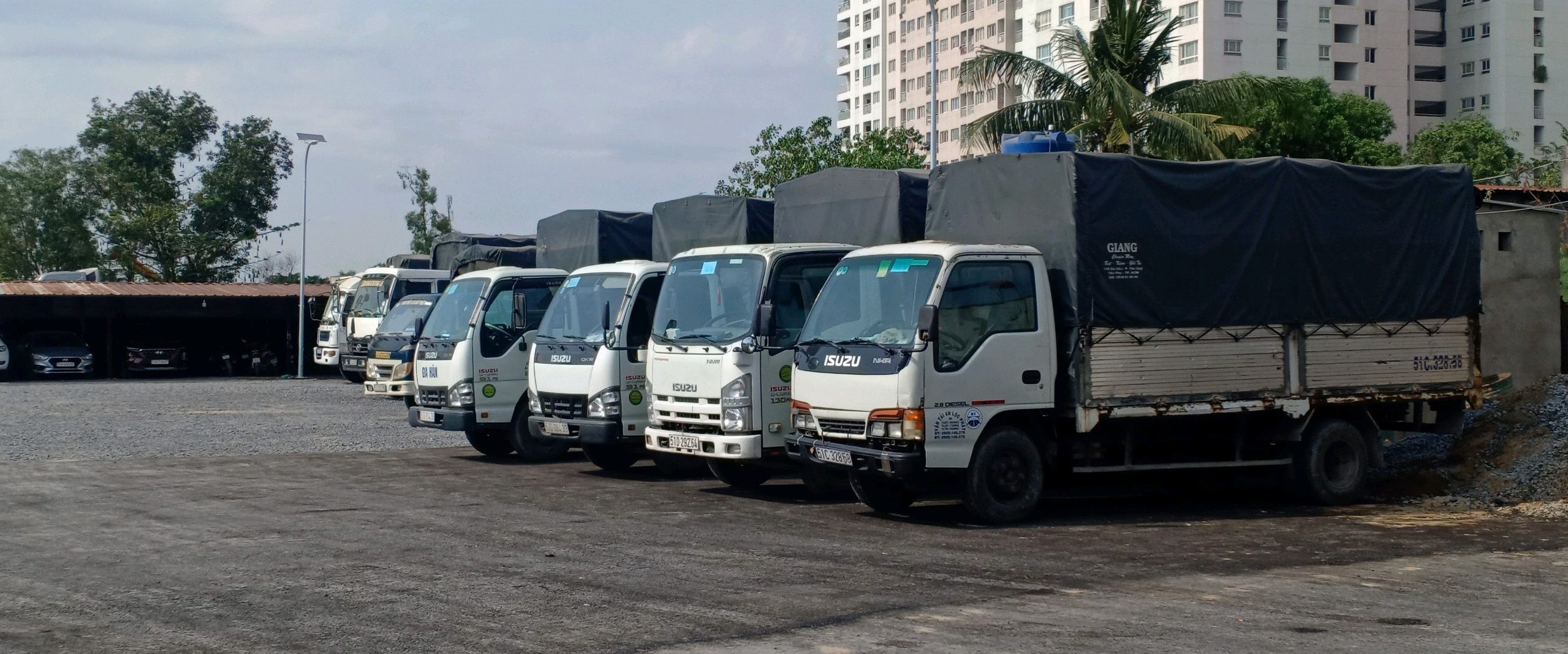 xe tải chở hàng tại quận Tân Bình